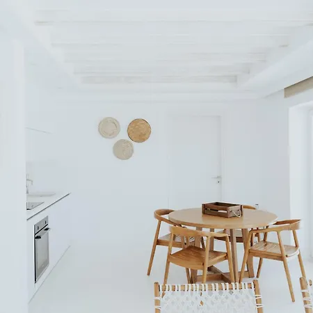 Pili Pala * Moni Christou Dasous